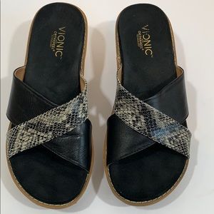 Vionic orthaheel  sz 8 snakeskin look  sandal